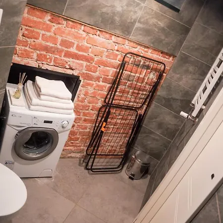 Cozy Brick Centrum * وودج